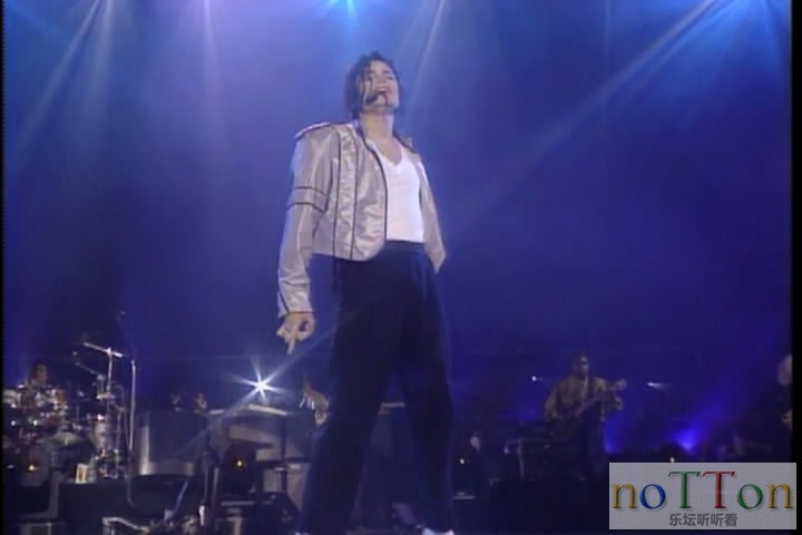 Michael Jackson-1992年罗马尼亚布加勒斯特危险演唱会 (3).JPG